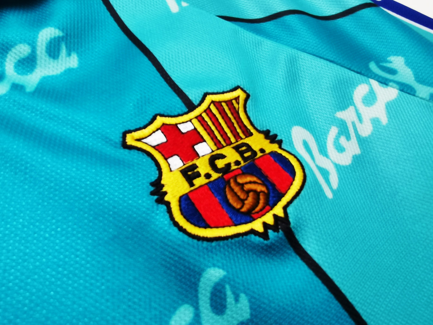 BARCELONA 1995-97 AWAY KIT